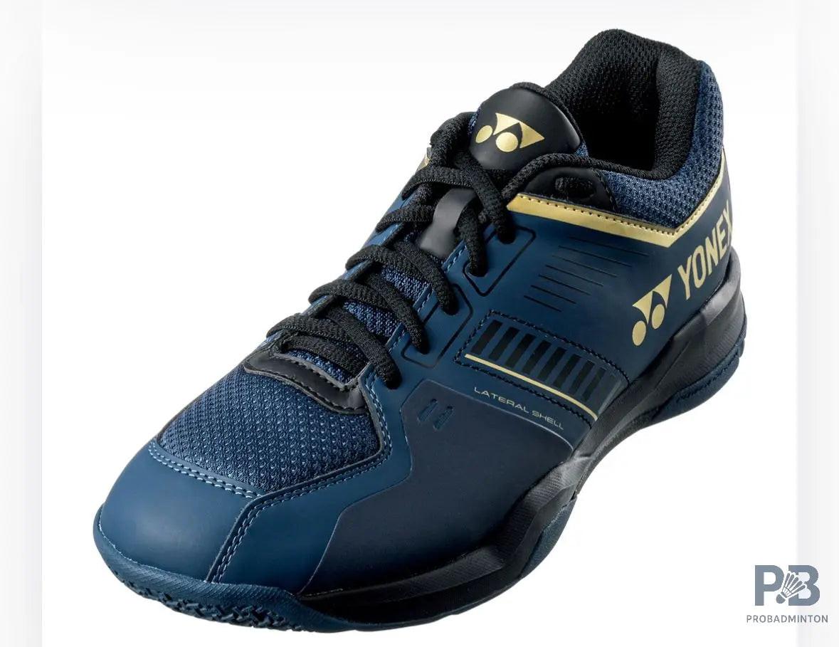 YONEX POWER CUSHION STRIDER FLOW WIDE Badminton Shoe (NAVY/ GOLD).
