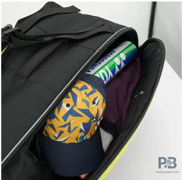 Yonex Q014-22826-BT6 Badminton Kitbag.